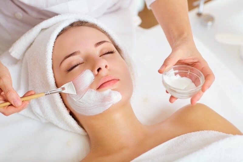 Top 10 Spa làm đẹp uy tín và chất lượng nhất tại Quận 3 3 Hinh 1 Den Spa ban duoc cham soc va dieu tri moi van de ve da hieu qua min