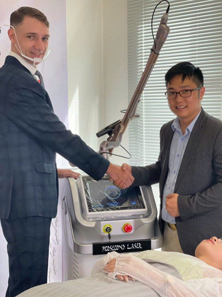 chuyen giao may laser picoseconds cho maser phun xam phuong thao